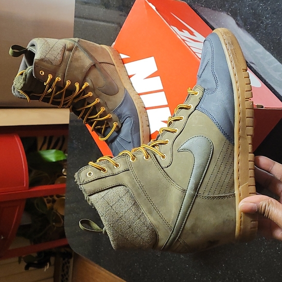 Nike Dunk Sky High SneakerBoot - Picture 2 of 12
